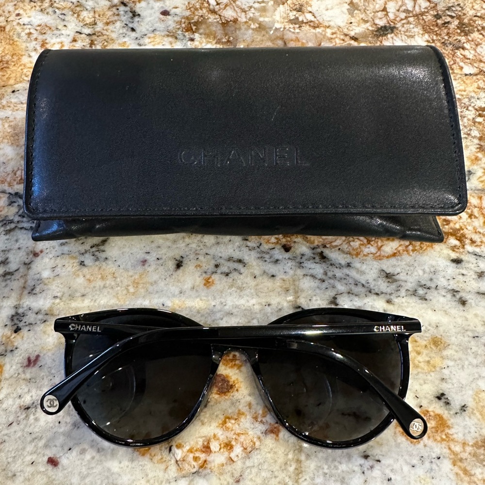 CHANEL Black Cat-Eye Sunglasses with Case - Picture 3 of 6